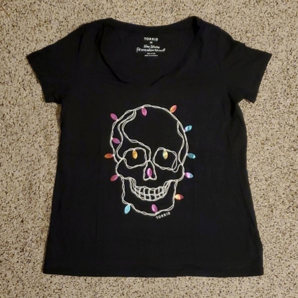 💥Sale 3/$30 NWOT Torrid Short Sleeve Shirt